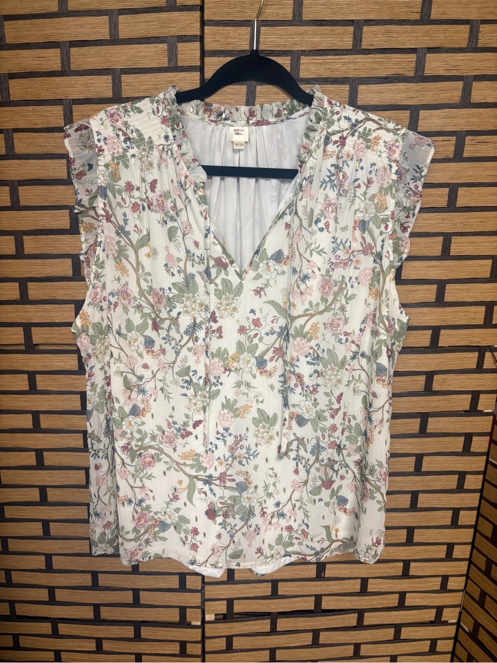 Autres filles white floral blouse size XL
